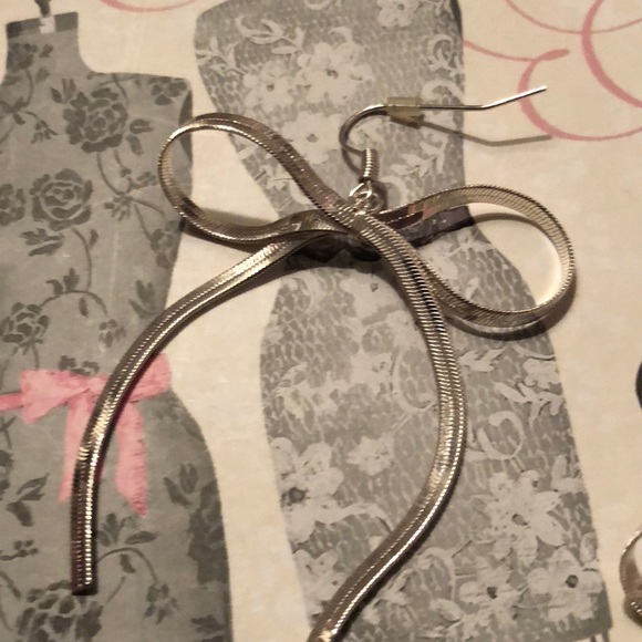 For a girl who loves bows - Picture 4 of 4